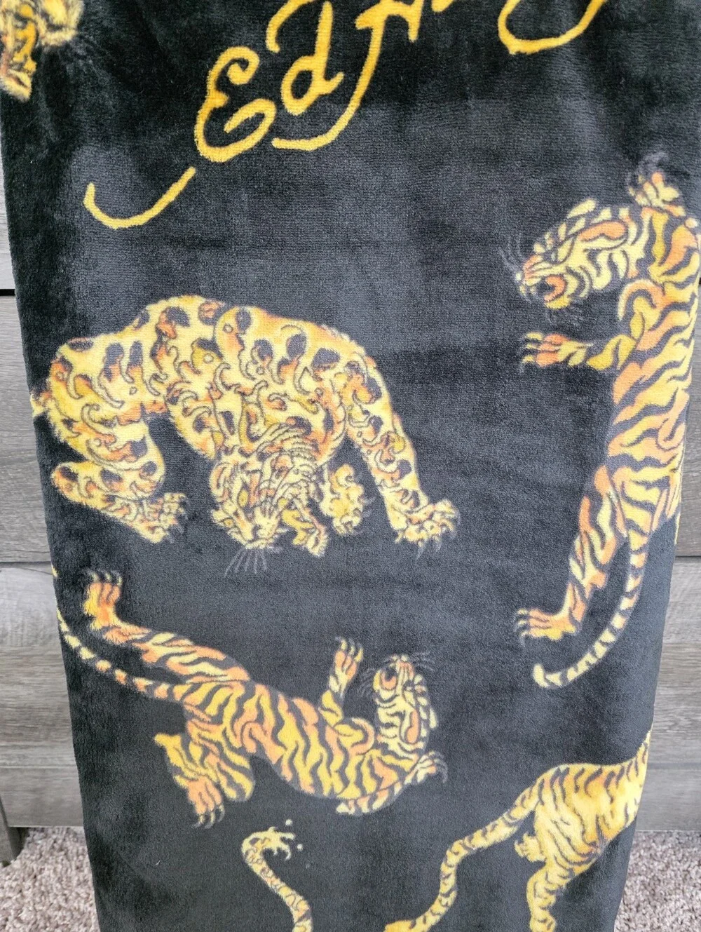 Ed Hardy QUEEN Tiger Printed Black Throw Blanket New